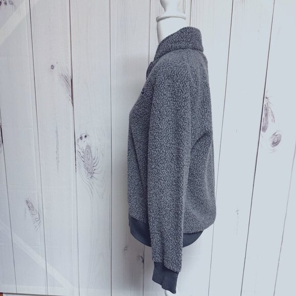 Patagonia Womens Woolyester™ Fleece Pullover Gray Size M Style 26950, EUC - Picture 2 of 11